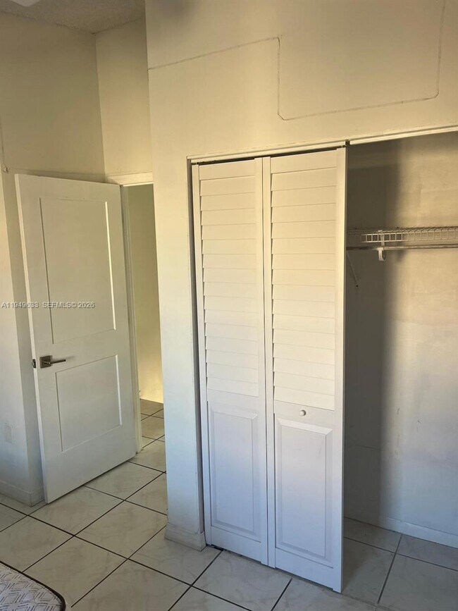 Building Photo - 5580 W 26th Ct