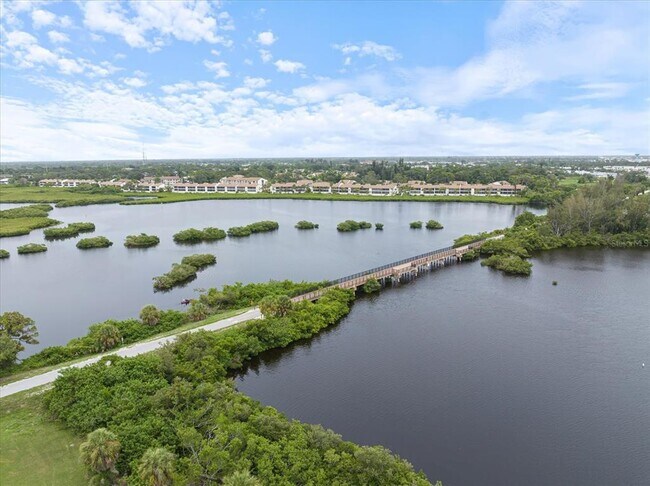 Building Photo - 612 Bird Bay Dr S