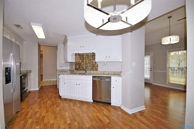 Building Photo - 115 Markum Ln