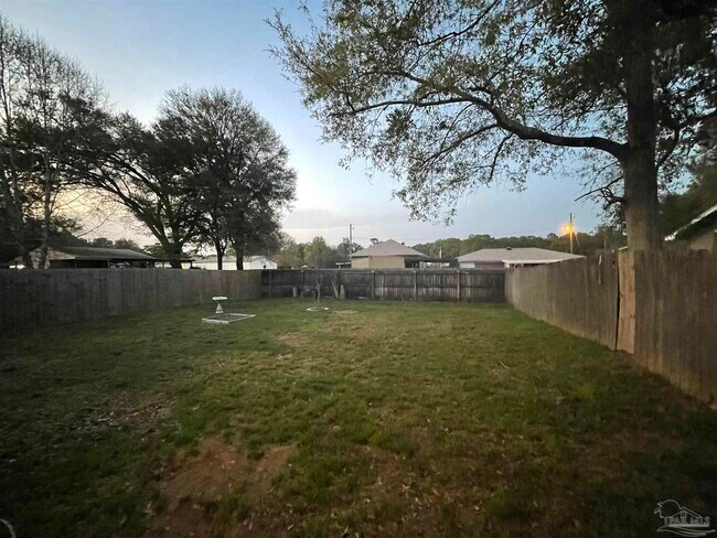 Building Photo - 670 Edith Ln
