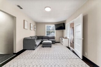 Building Photo - 1537 Flagler Ave