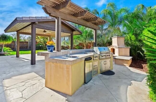 Building Photo - 36395 Pistachio Dr