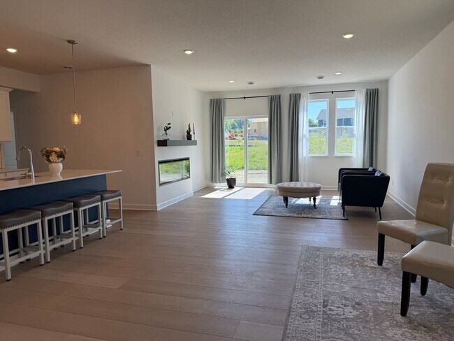 Building Photo - Stunning New Construction Home - Modern Lu...