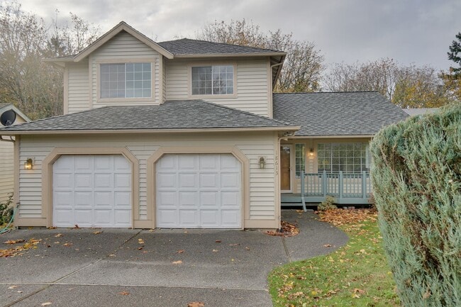 Primary Photo - Renton Multi-level home