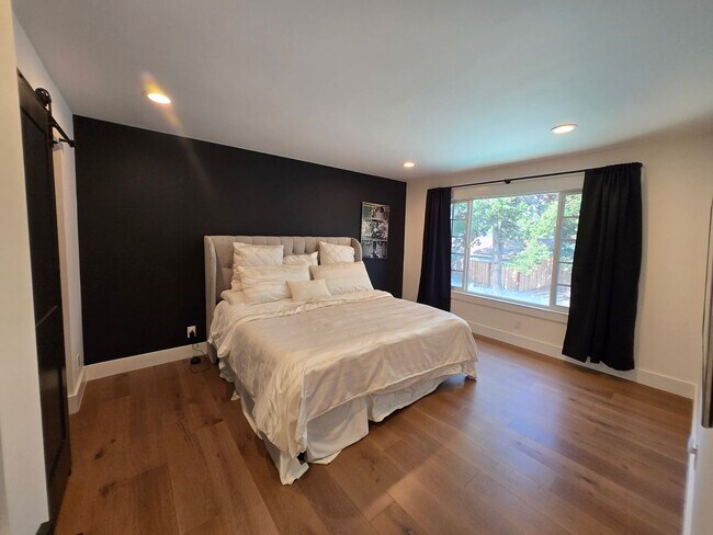 Building Photo - Phenomenal 4BD/3BA Single-Family Home in Quiet and Peaceful Pleasanton!