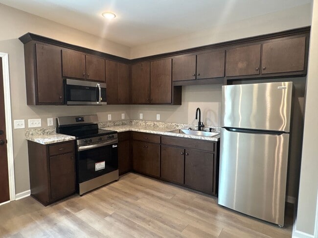Building Photo - 513 Westend Cir