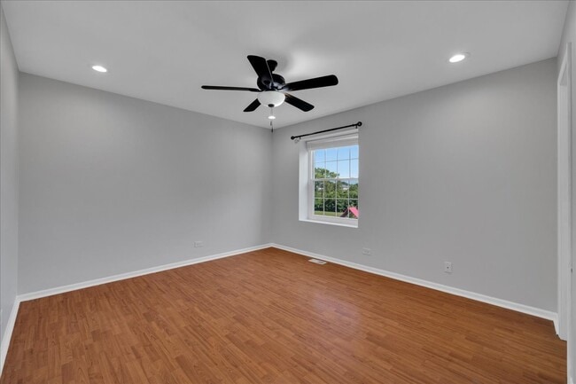 Building Photo - 3142 Portland Ct