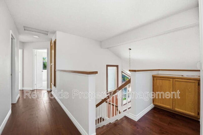 Building Photo - 9462 Pipilo St