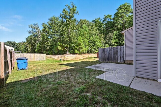 Building Photo - 3404 Banana Ln