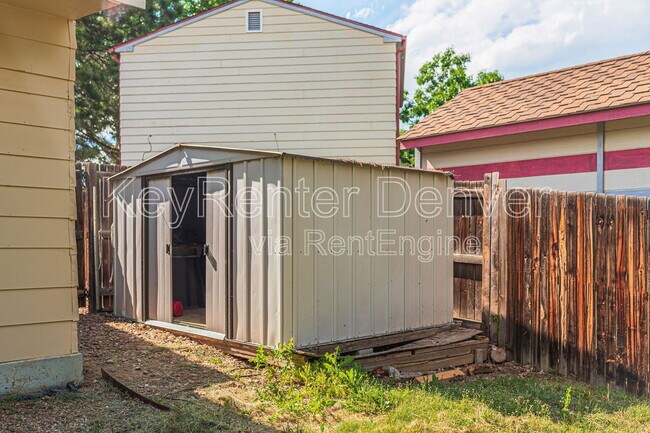 Building Photo - 10300 W 107th Ct