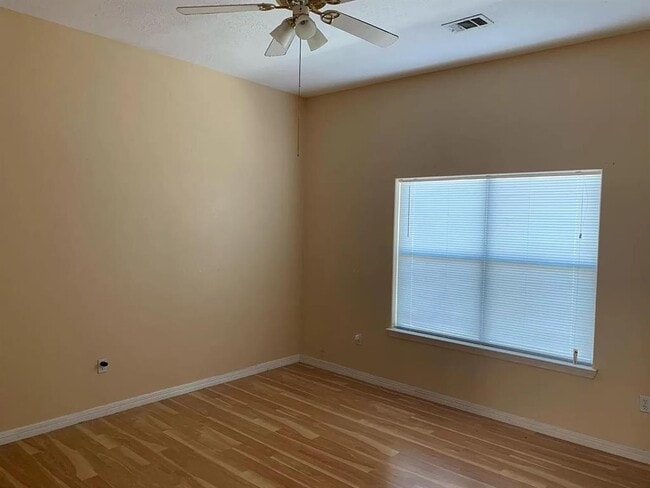 Building Photo - 4227 Benard Ct