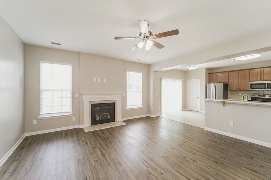 Building Photo - 16826 Macanthra Dr