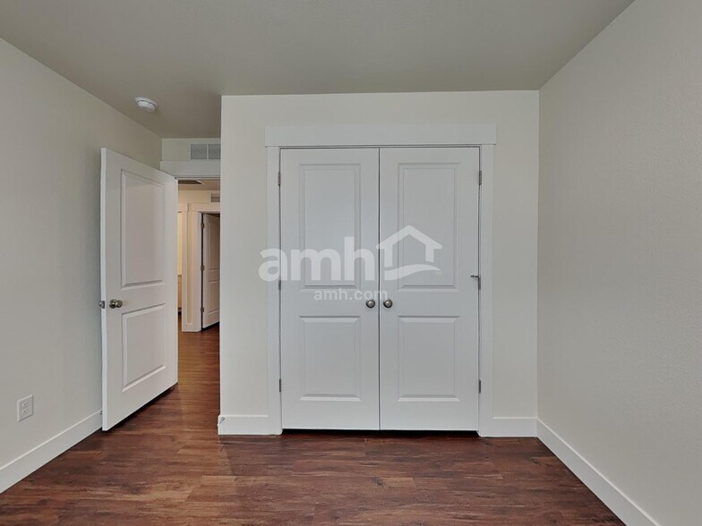 Building Photo - 11654 Broken Top Dr