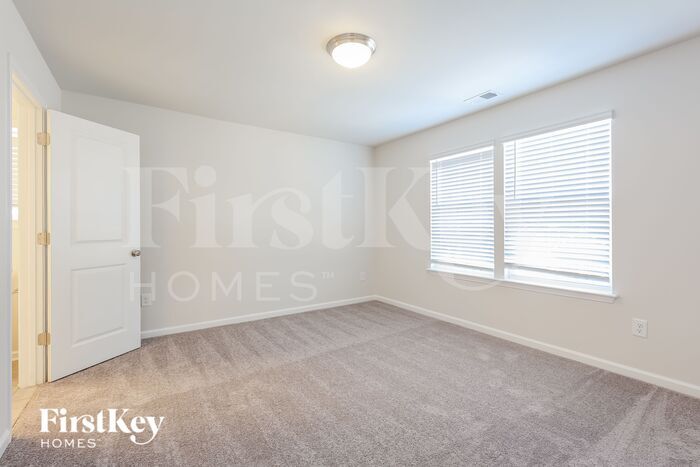 Building Photo - 411 Stonefence Dr