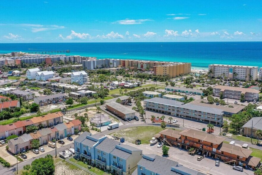 Building Photo - 312 Bream Ave