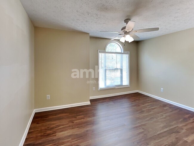 Building Photo - 4810 Lake Park Ter