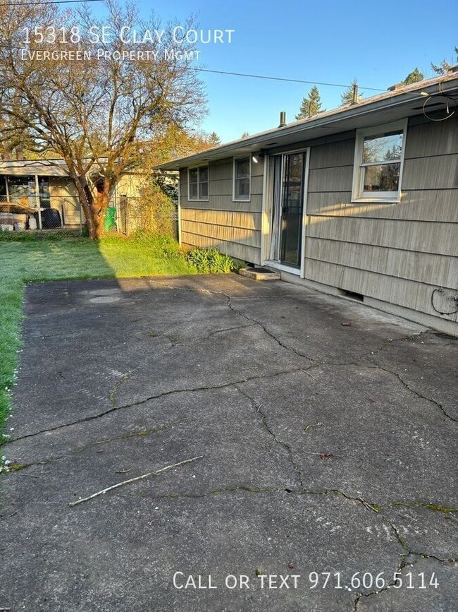 Building Photo - 15318 SE Clay Ct