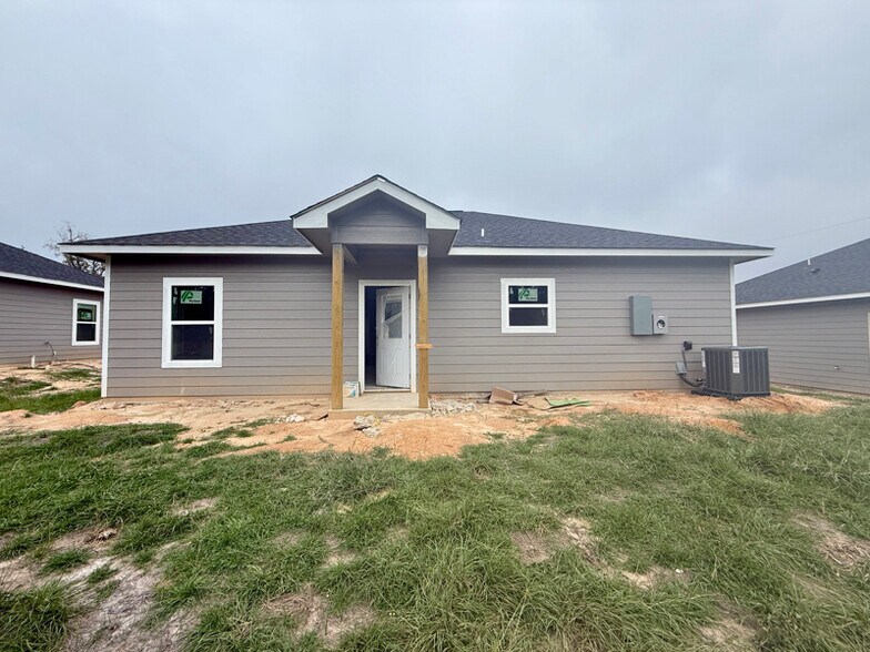 Building Photo - 408 S Gibson St