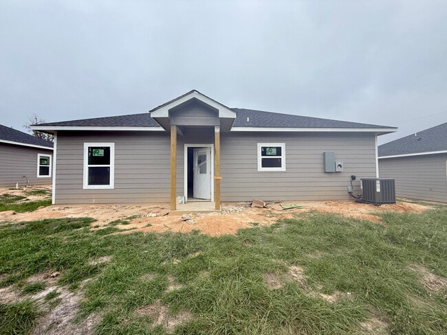 Building Photo - 408 S Gibson St