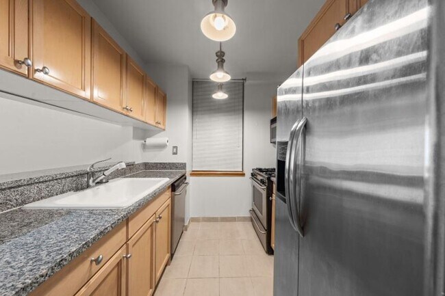 Building Photo - 0 bedroom in New York NY 10128