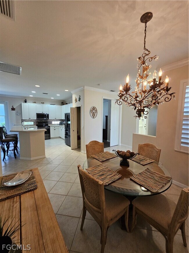 Building Photo - 10518 Avila Cir