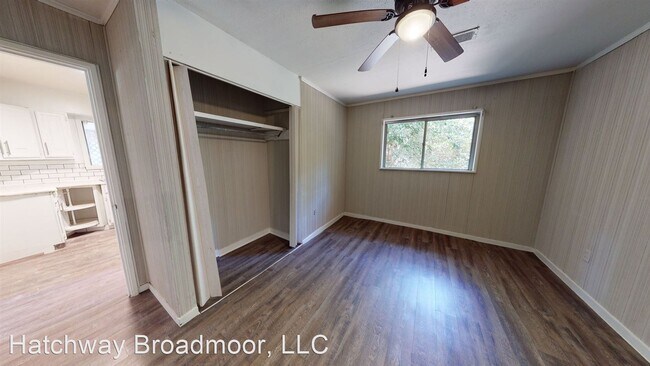Building Photo - 4 br, 2.5 bath House - 4240 Oakhill