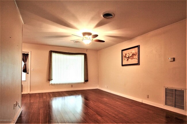 Building Photo - 3715 Lenwood Dr