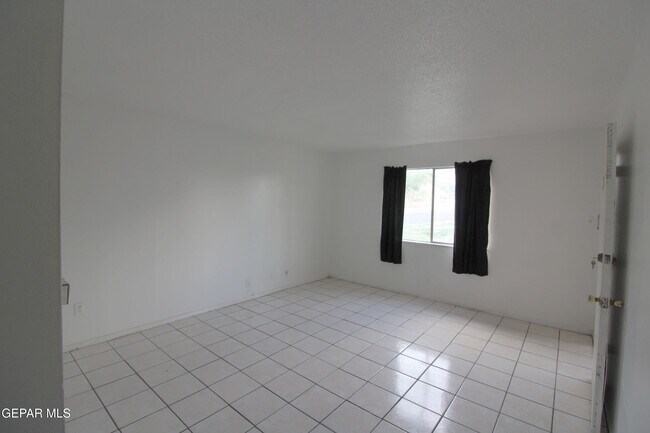 Building Photo - 5200 Carousel Dr