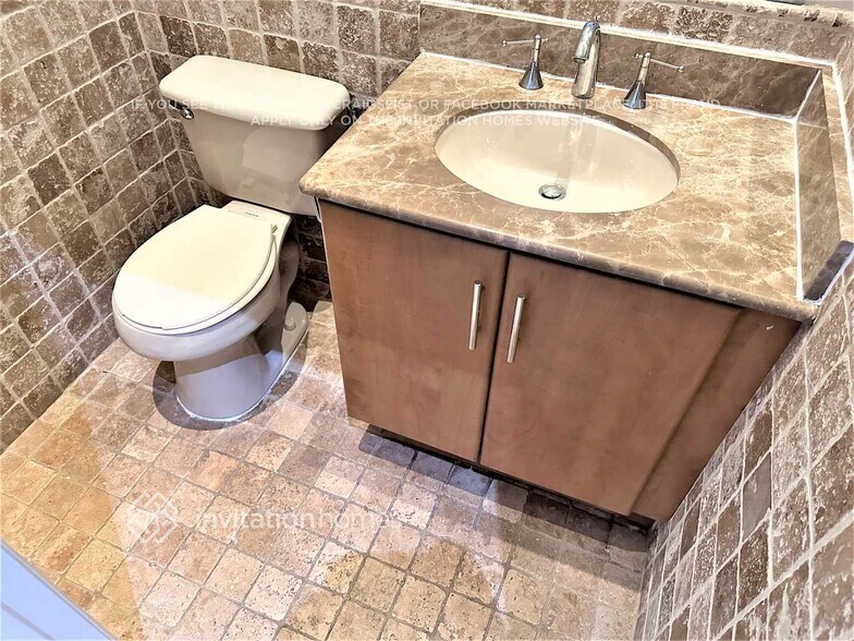 Building Photo - 8165 Madison Lakes Cir S