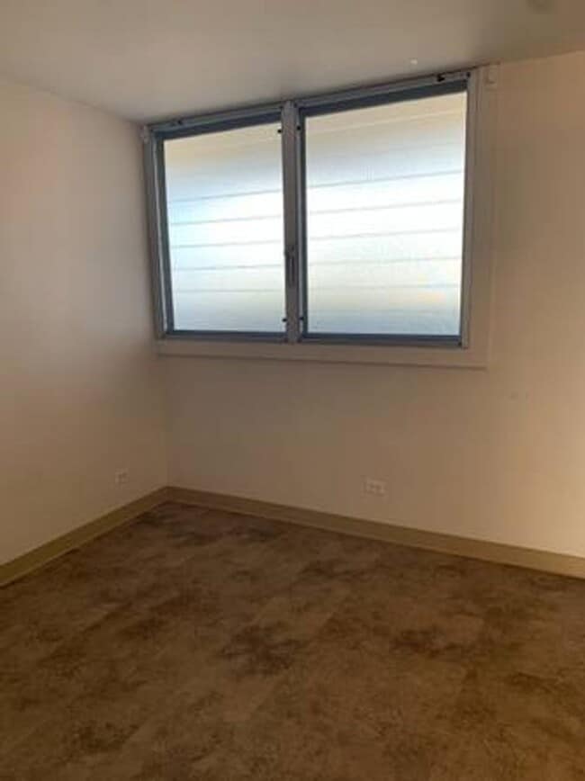 Building Photo - Great Amenities and Great Location!
