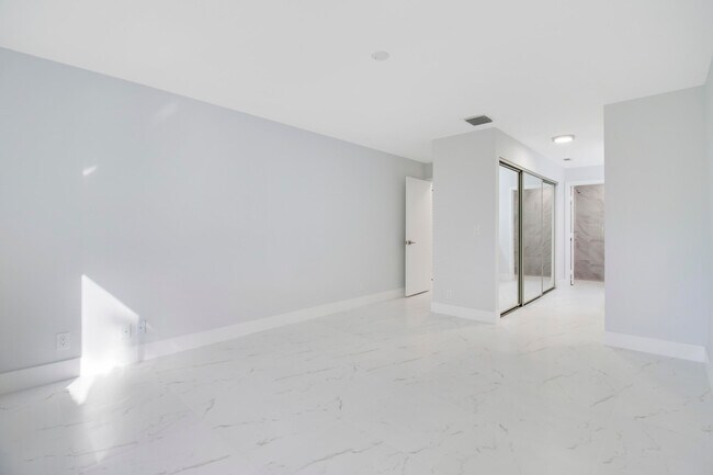 Building Photo - 8055 Sweetbriar Way
