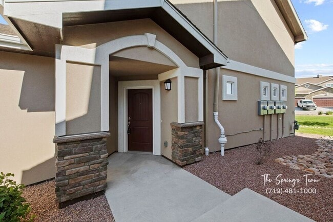 Building Photo - 756 Brambleberry Hts