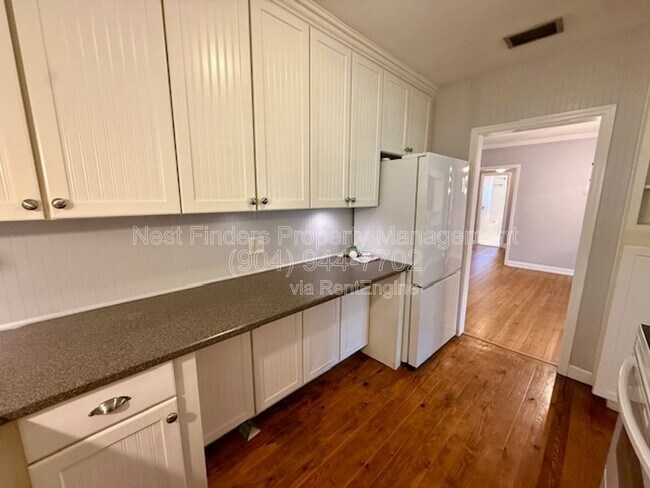 Building Photo - 5252 Rollins Ave