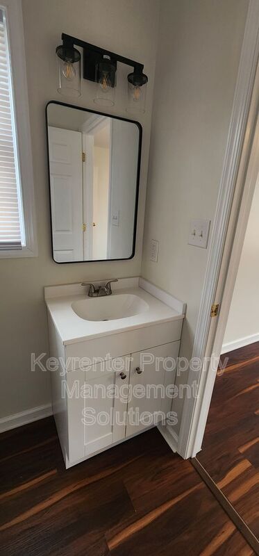 Building Photo - 1516 C St