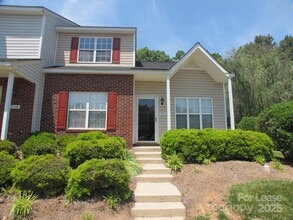 Building Photo - 10116 Forest Landing Dr