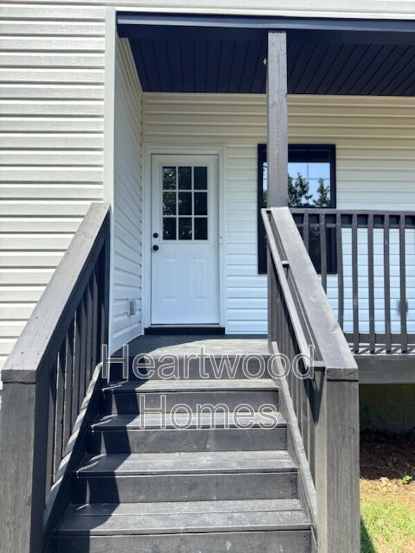 Building Photo - 212 Lincolnshire Blvd