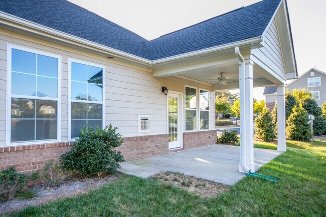 Building Photo - 5818 Glenmore Garden Dr