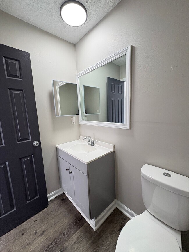 Building Photo - Bellagio West Living I