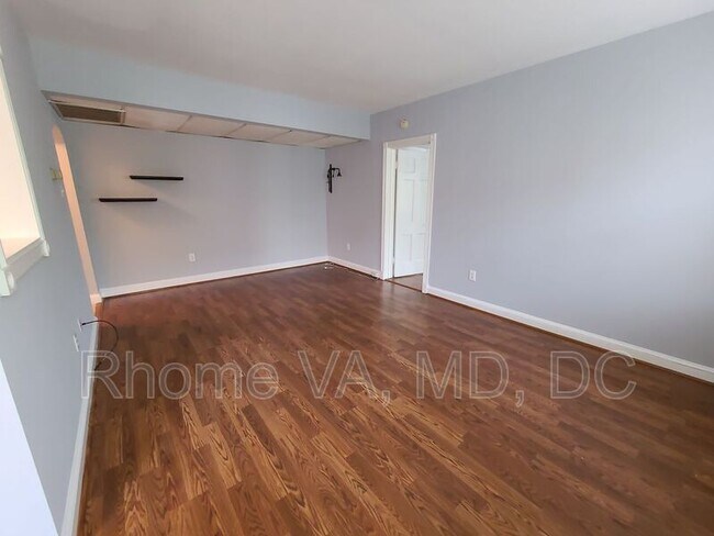 Building Photo - 1805 Key Blvd