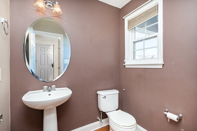 Building Photo - 13716 Riding Hill Ave