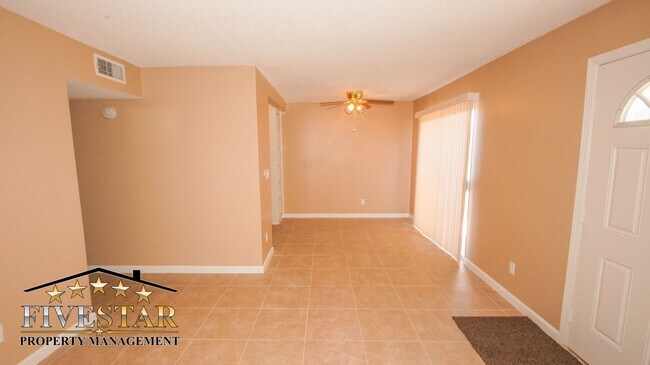 Building Photo - Apartment for Rent on 3017 "Q" Street Apt B