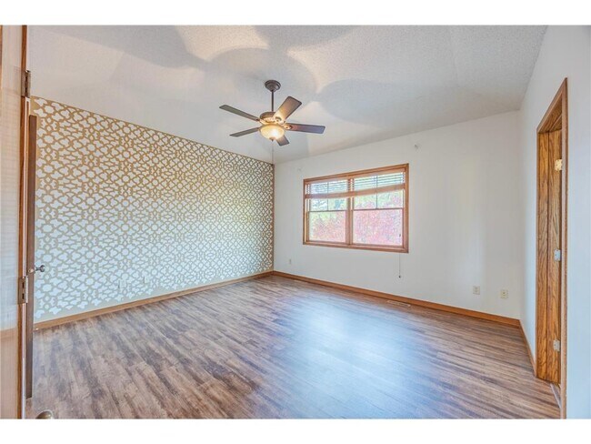 Building Photo - 926 Ramsey St