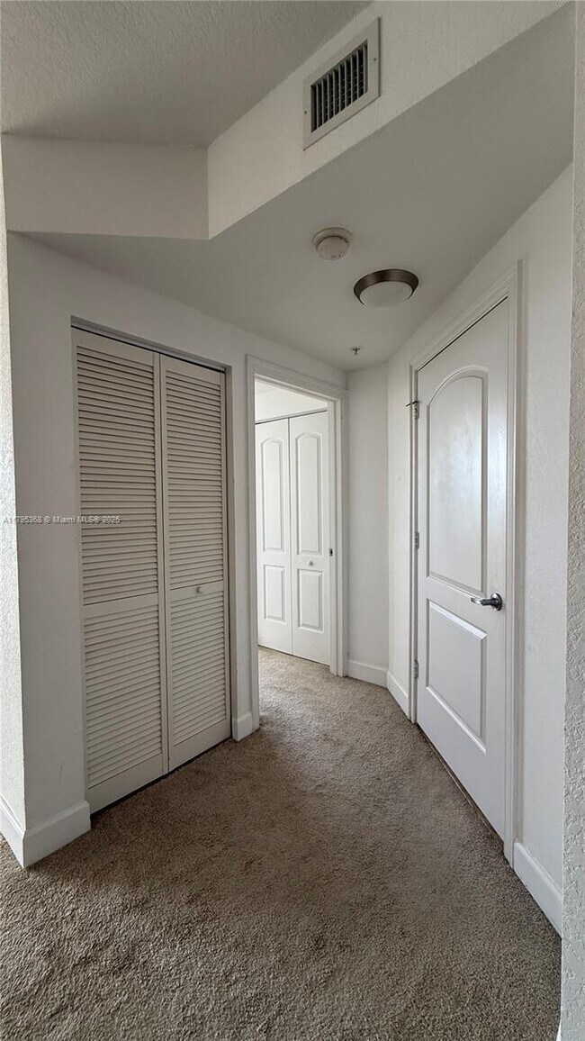 Building Photo - 1830 Radius Dr