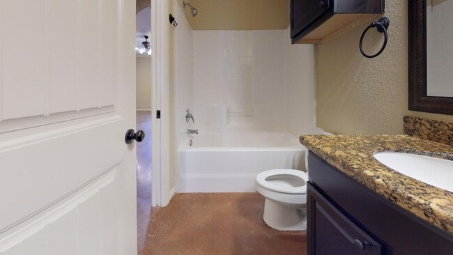 Building Photo - 127 Deacon Dr W