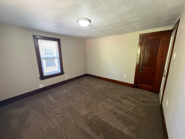 Building Photo - 3406 Robinwood Dr