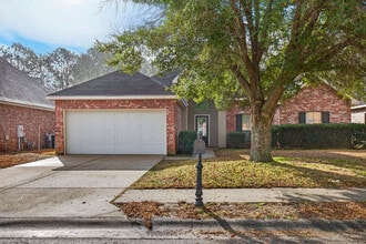 Building Photo - 10277 English Manor Dr