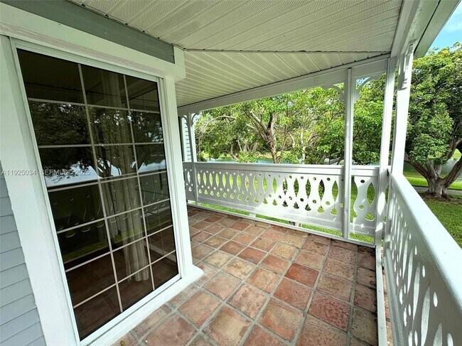 Building Photo - 10521 Mahogany Key Cir