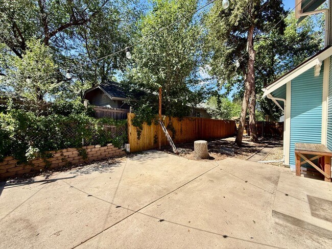 Building Photo - Charming 1925 Hillside Bungalow | Downtown Colorado Springs