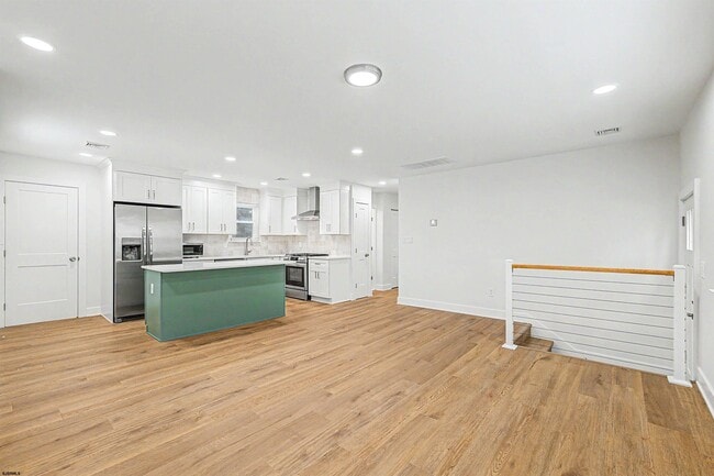 Building Photo - 1030 Neumark Ave