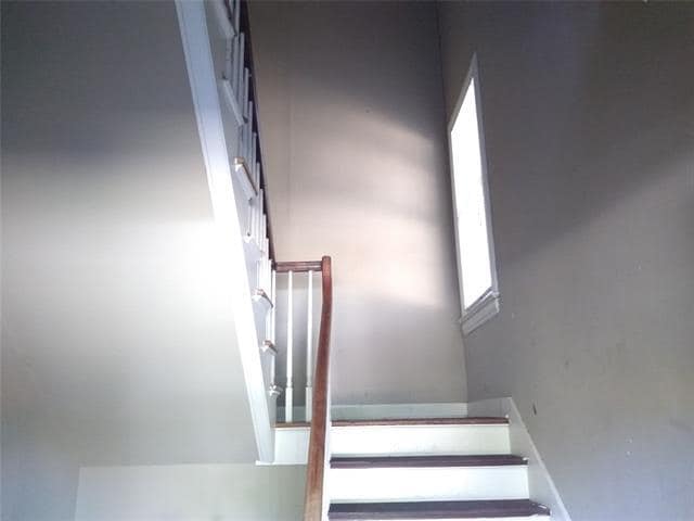 Building Photo - 742 Mulberry St